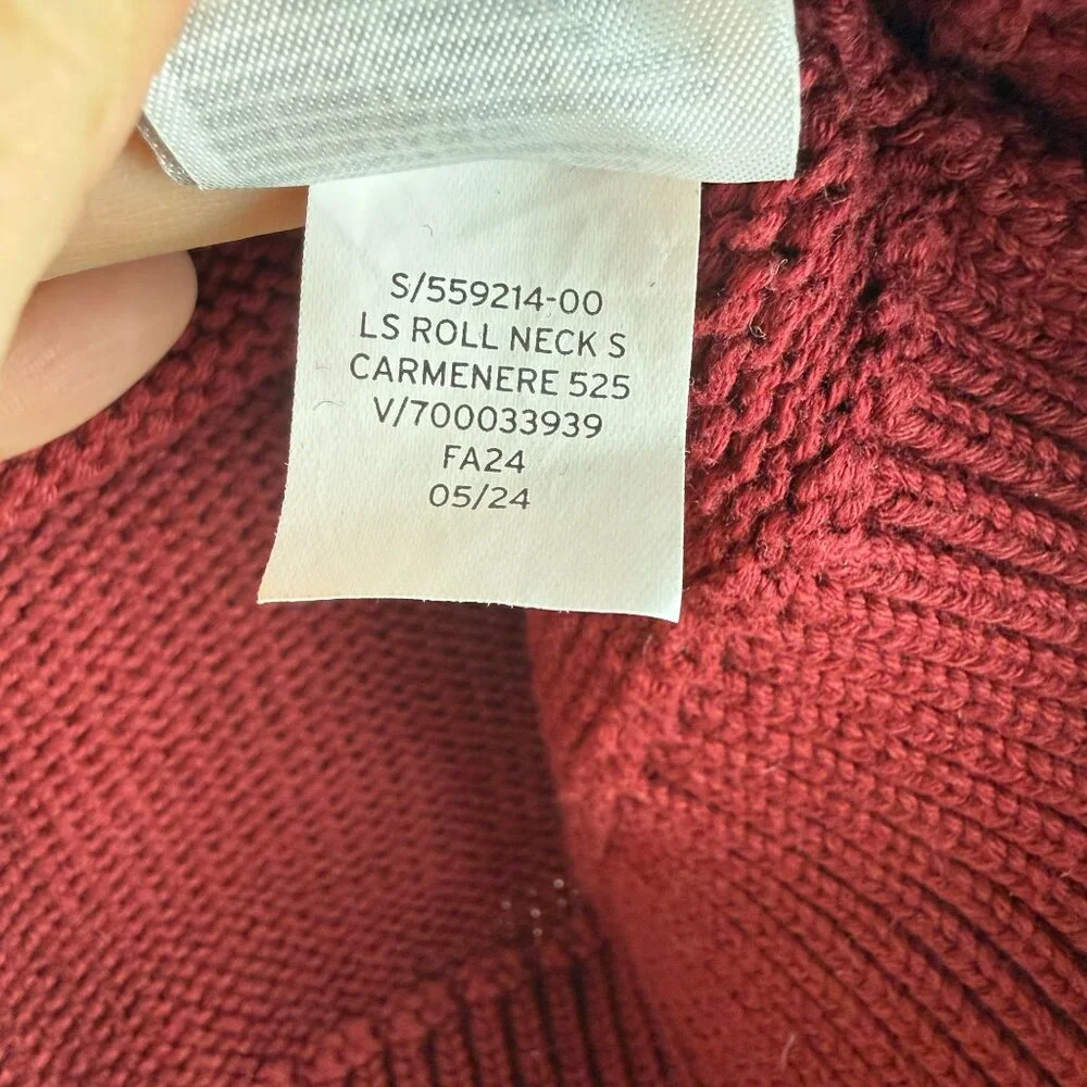 GAP Women's Burgundy Crewneck Sweater - Picture 8 of 8